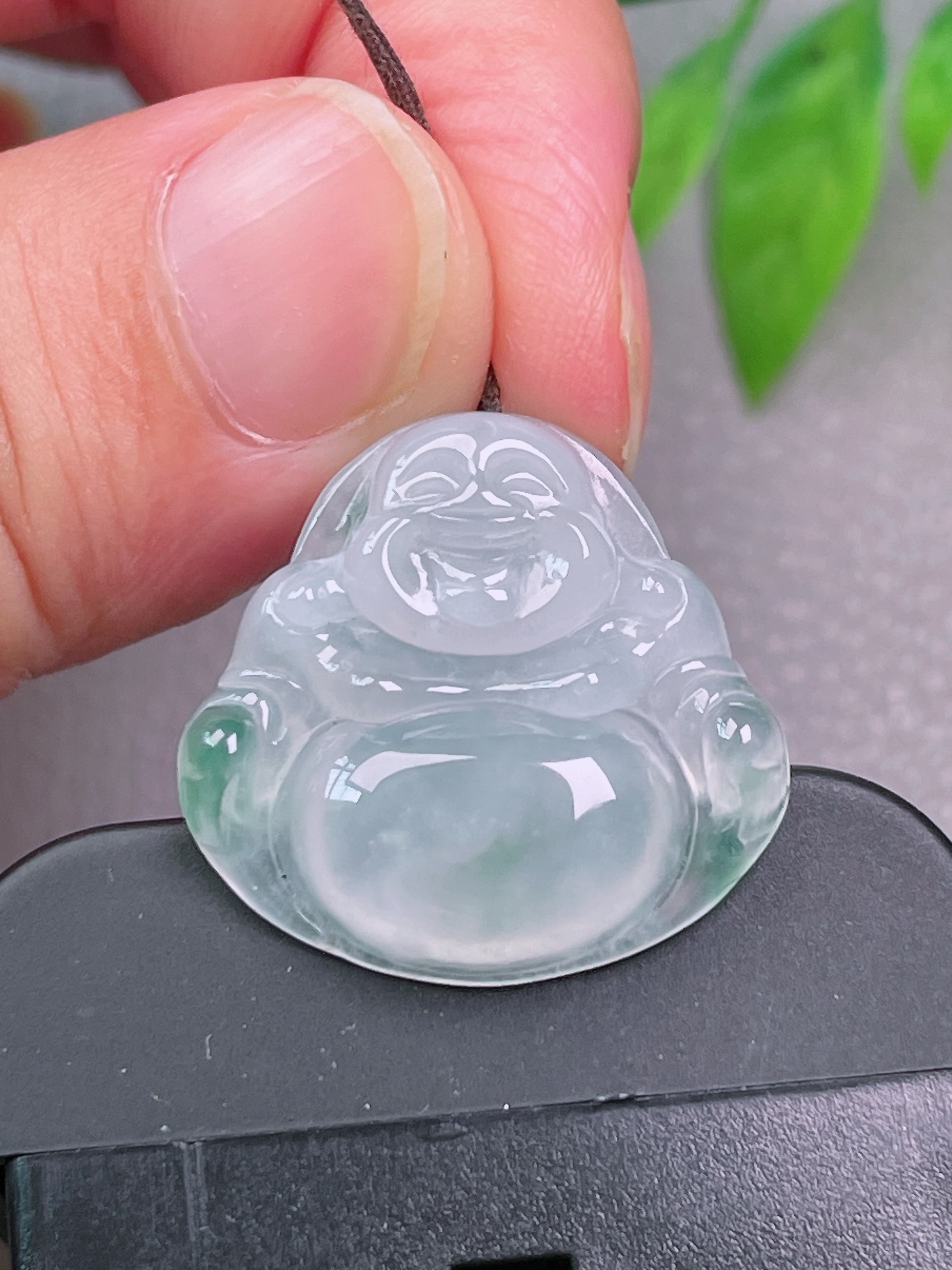 冰种小佛公，无裂，冰透水润，油洁，起荧光，尺寸：23-24-5.1
