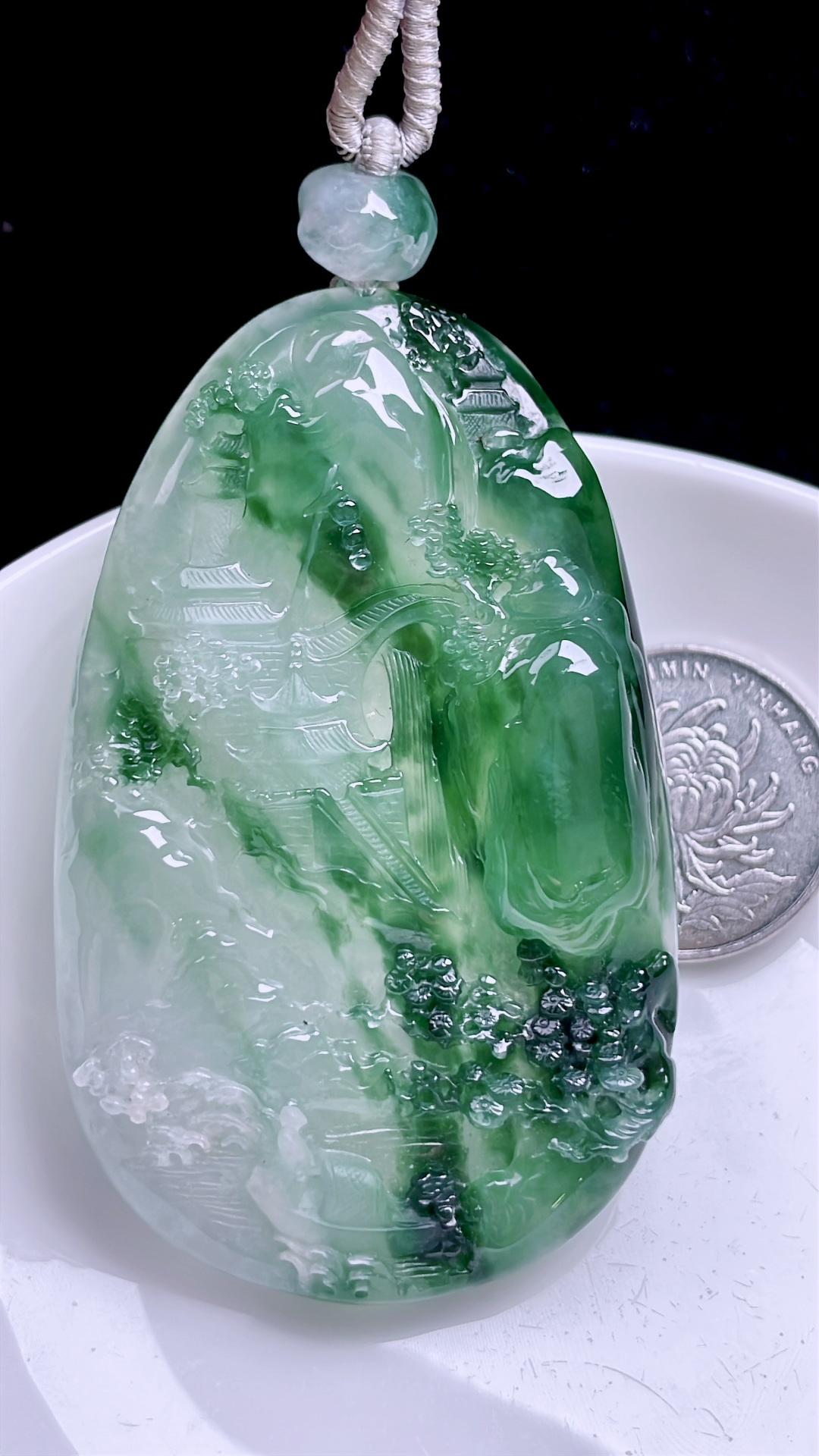 冰种飘花山水牌 飘花灵动，种老起胶 尺寸：67.7/42.7/9.9