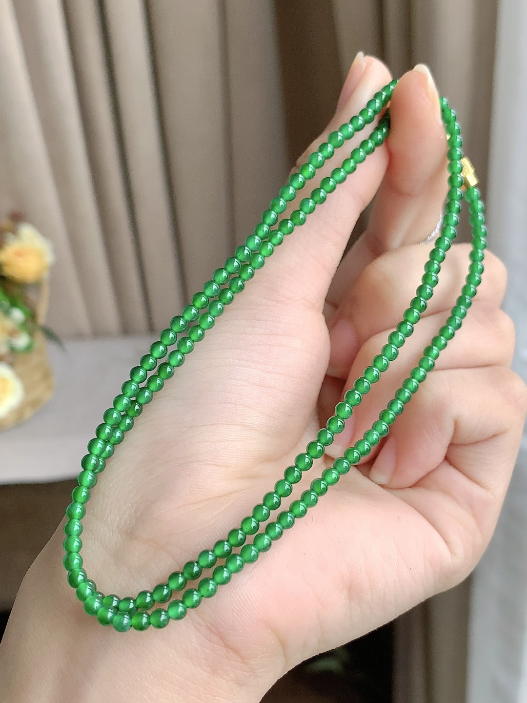 【珠子】冰阳绿珠链圆珠子珠链【说明】 性比高【尺寸】3mm，25cm【重量】9.2克