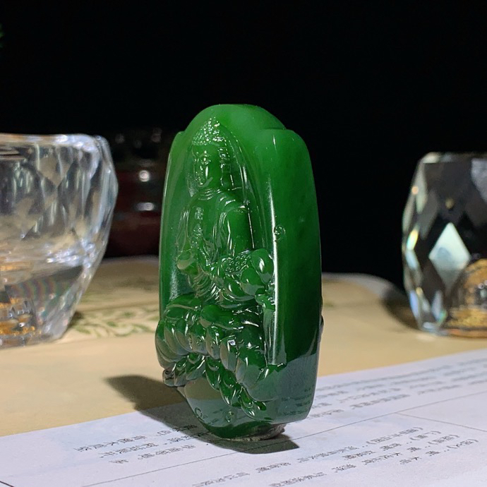 和田玉红皮料俄罗斯碧玉大日如来挂件！尺寸55/40/13重55克 玉质细腻油润。手推出油。佩戴高端典雅。lt260909