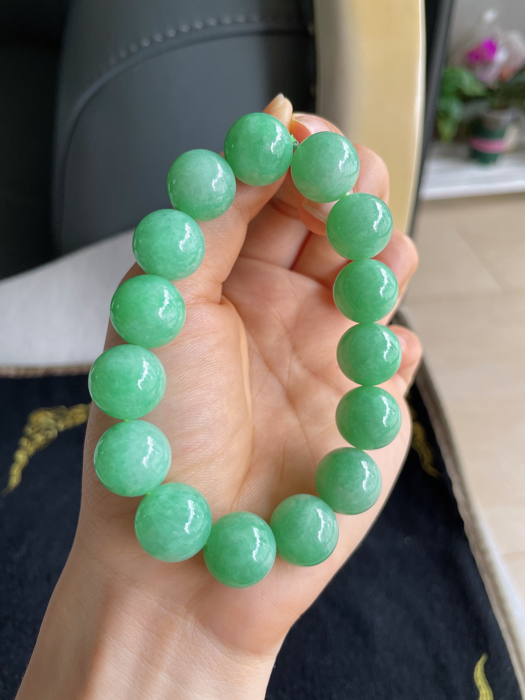 ️，缅甸天然翡翠A货，满绿手链，尺寸：13.8mm。【编2855】