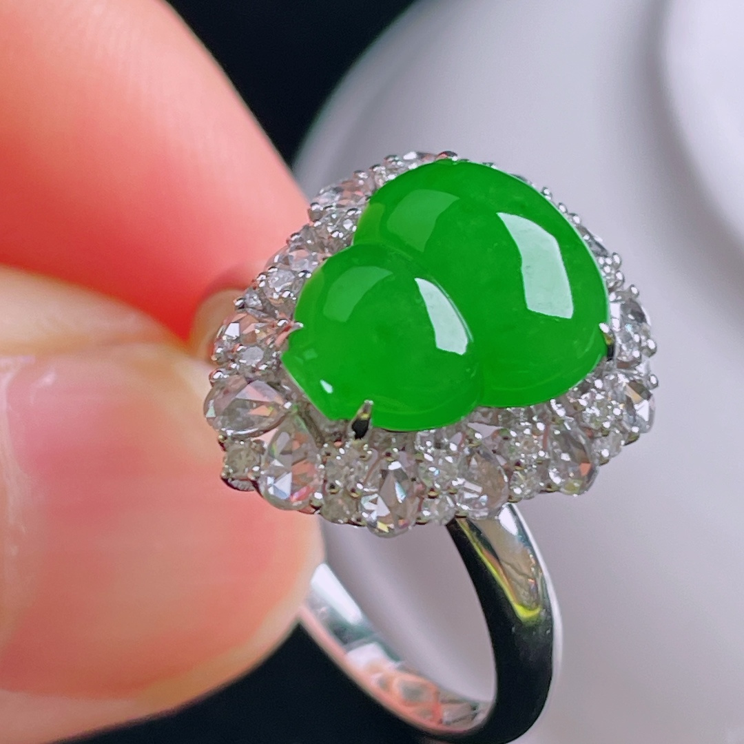 冰绿戒指，18k镶嵌，老种起光，细底通透，尺寸：裸石11.9/9.4/3mm0911