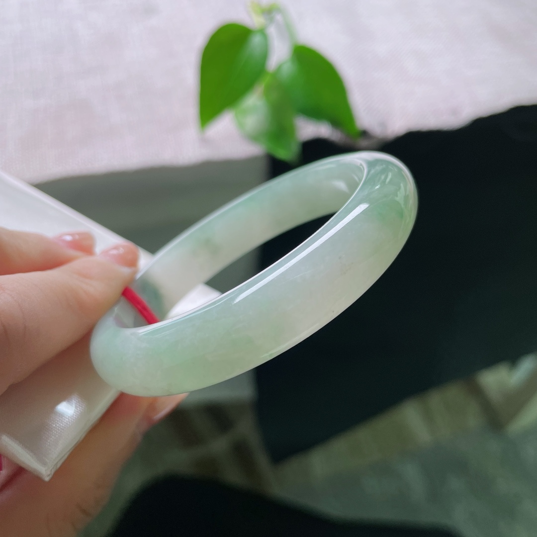 油青正圈，晶体，浅浅淡淡自然过渡，清新耐看，没有繁杂花哨的纹路。ss58651a
