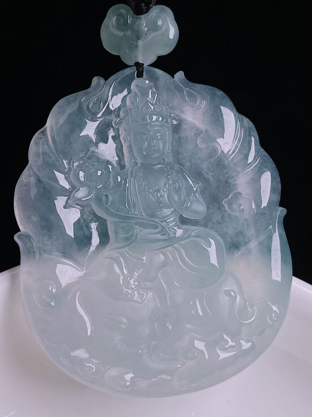 扳指普贤菩萨，老种起光，细底通透，尺寸：48.8/41.4/6.6mm0911