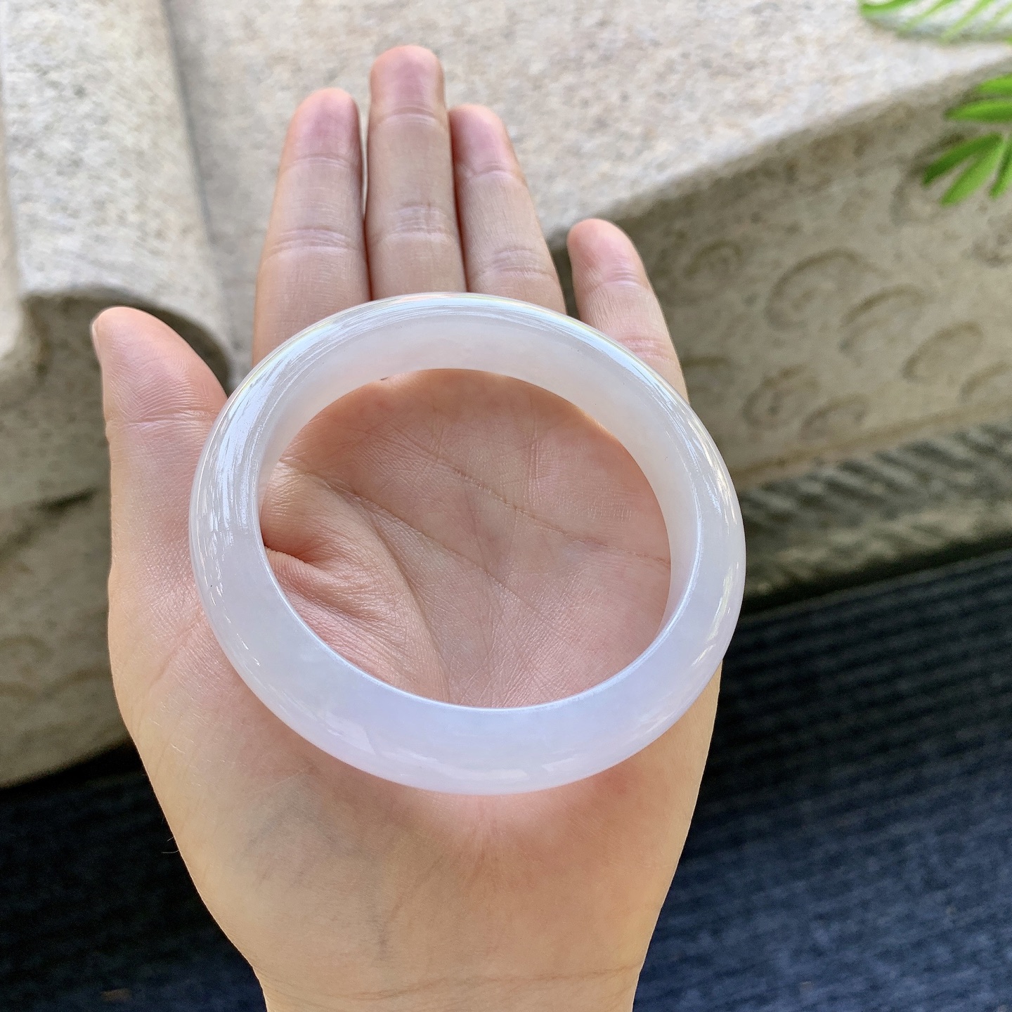 正圈55 56，糯冰粉紫，水润，种老，细腻，打灯有棉纹