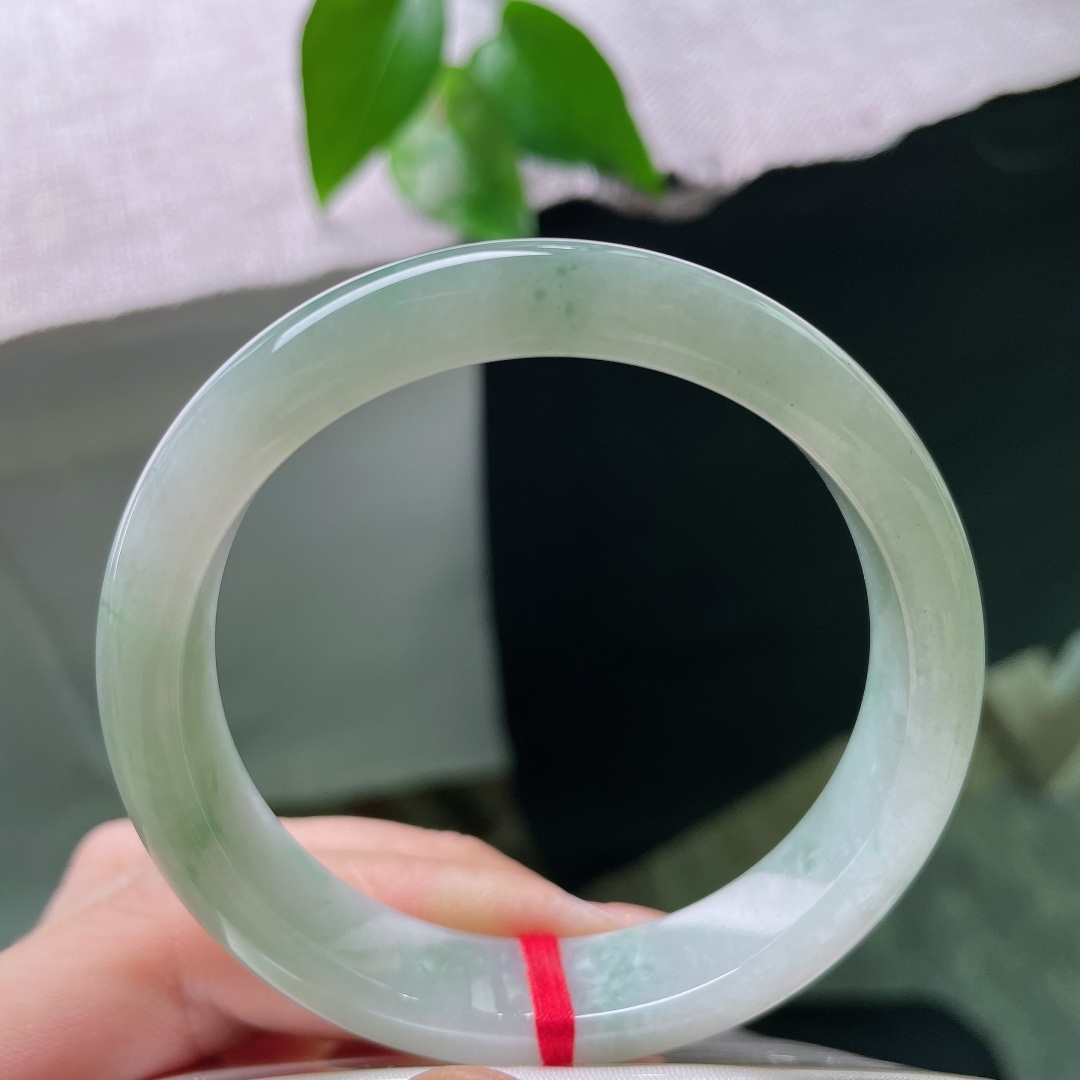 油青正圈，晶体，浅浅淡淡自然过渡，清新耐看，没有繁杂花哨的纹路。ss58651a