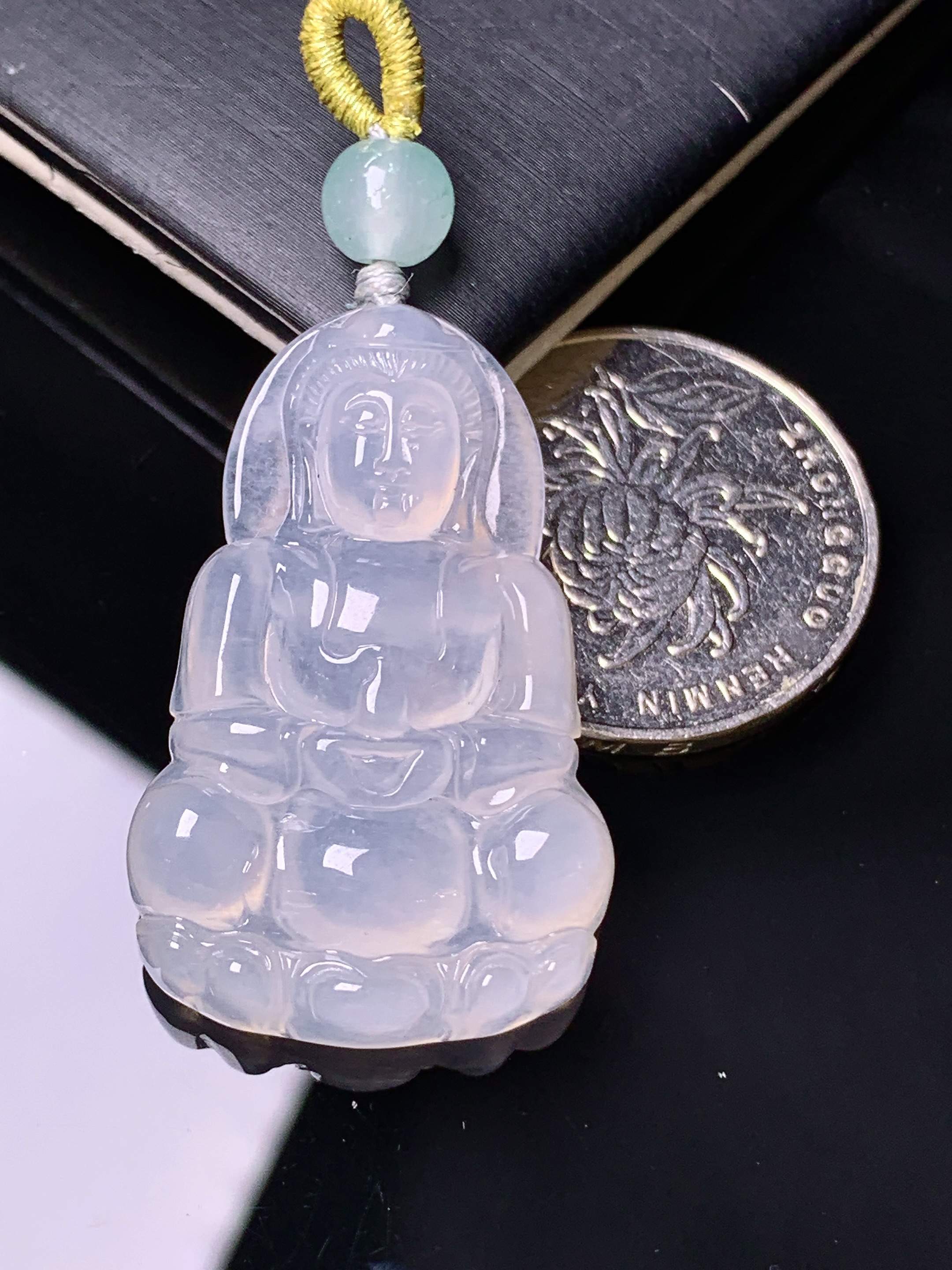 冰种观音菩萨吊坠 玉质细腻 色泽艳丽清新 水润亮眼 整体尺寸35.2*22.5*5.6 a8