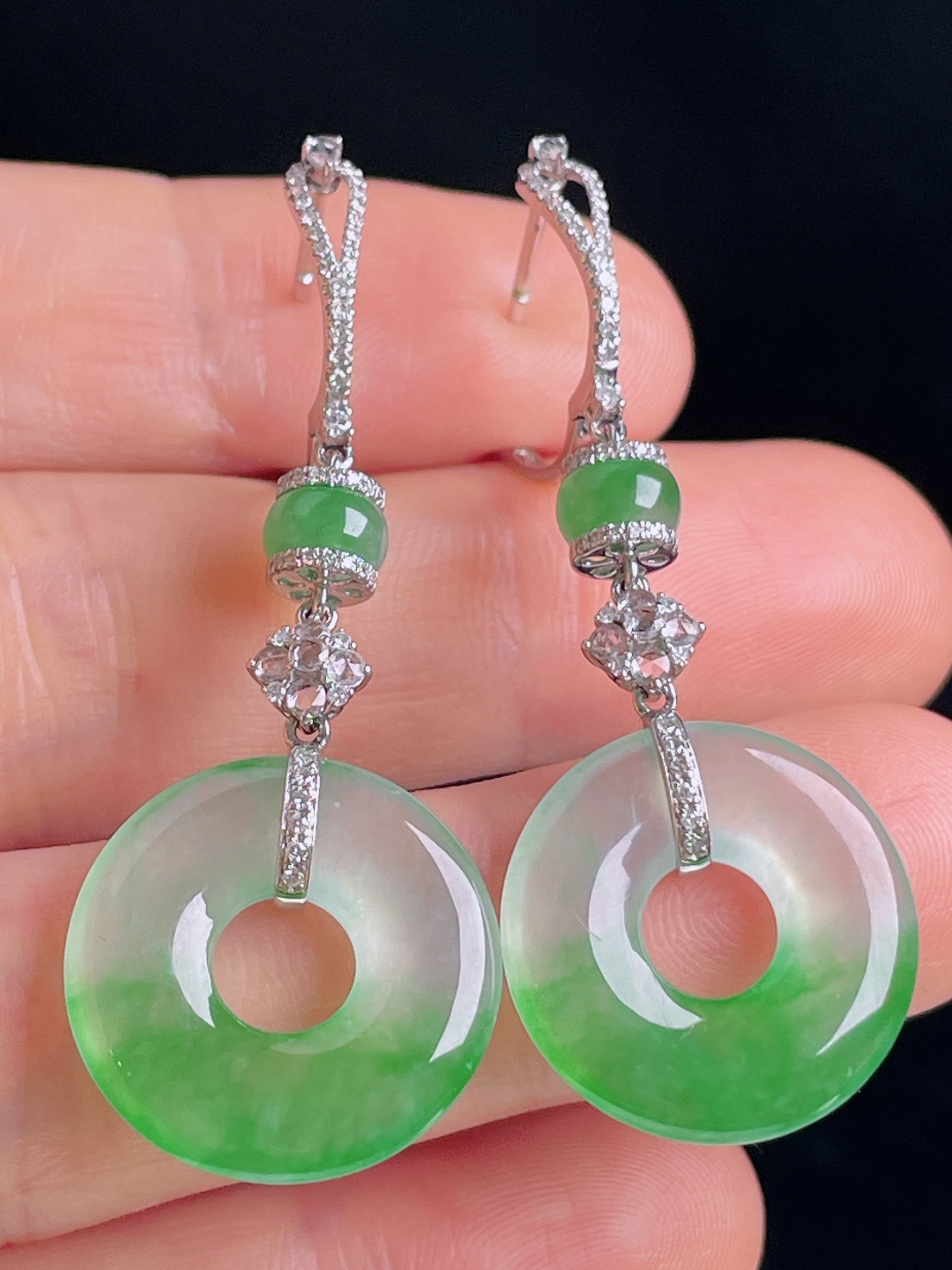 冰绿耳坠，18k镶嵌，老种起光，细底通透，尺寸：裸石18.8/3mm0911