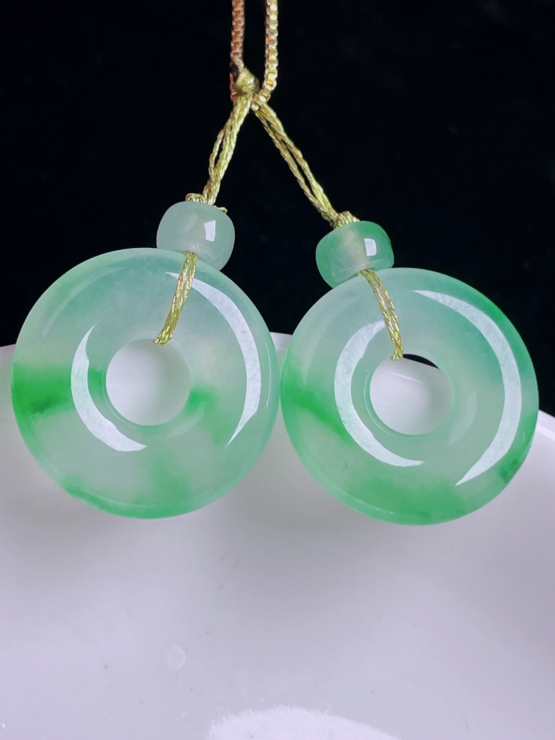 冰绿耳坠，老种起光，细底通透，尺寸：19/3.4mm0911