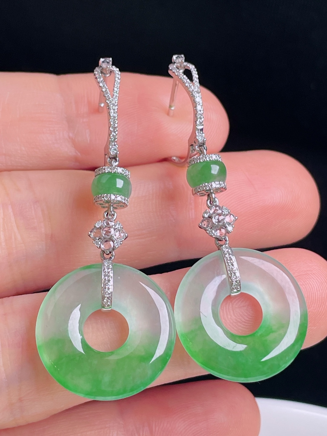 冰绿耳坠，18k镶嵌，老种起光，细底通透，尺寸：裸石18.8/3mm0911