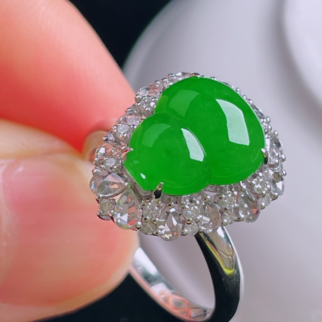 冰绿戒指，18k镶嵌，老种起光，细底通透，尺寸：裸石11.9/9.4/3mm0911
