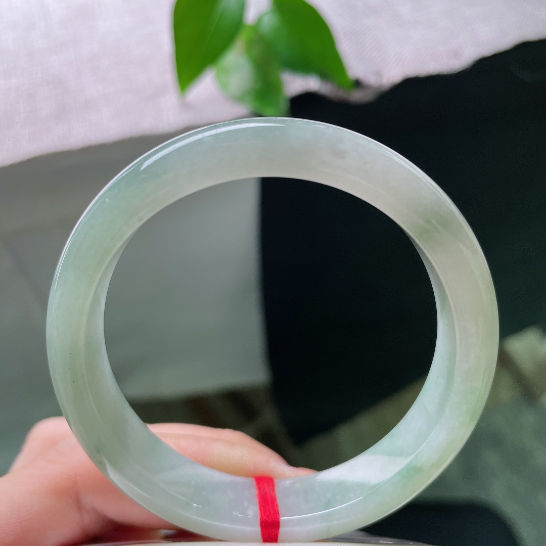油青正圈，晶体，浅浅淡淡自然过渡，清新耐看，没有繁杂花哨的纹路。ss58651a