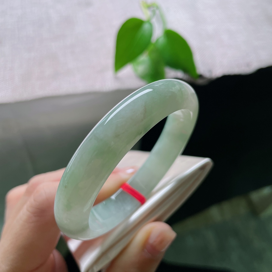 油青正圈，晶体，浅浅淡淡自然过渡，清新耐看，没有繁杂花哨的纹路。ss58651a