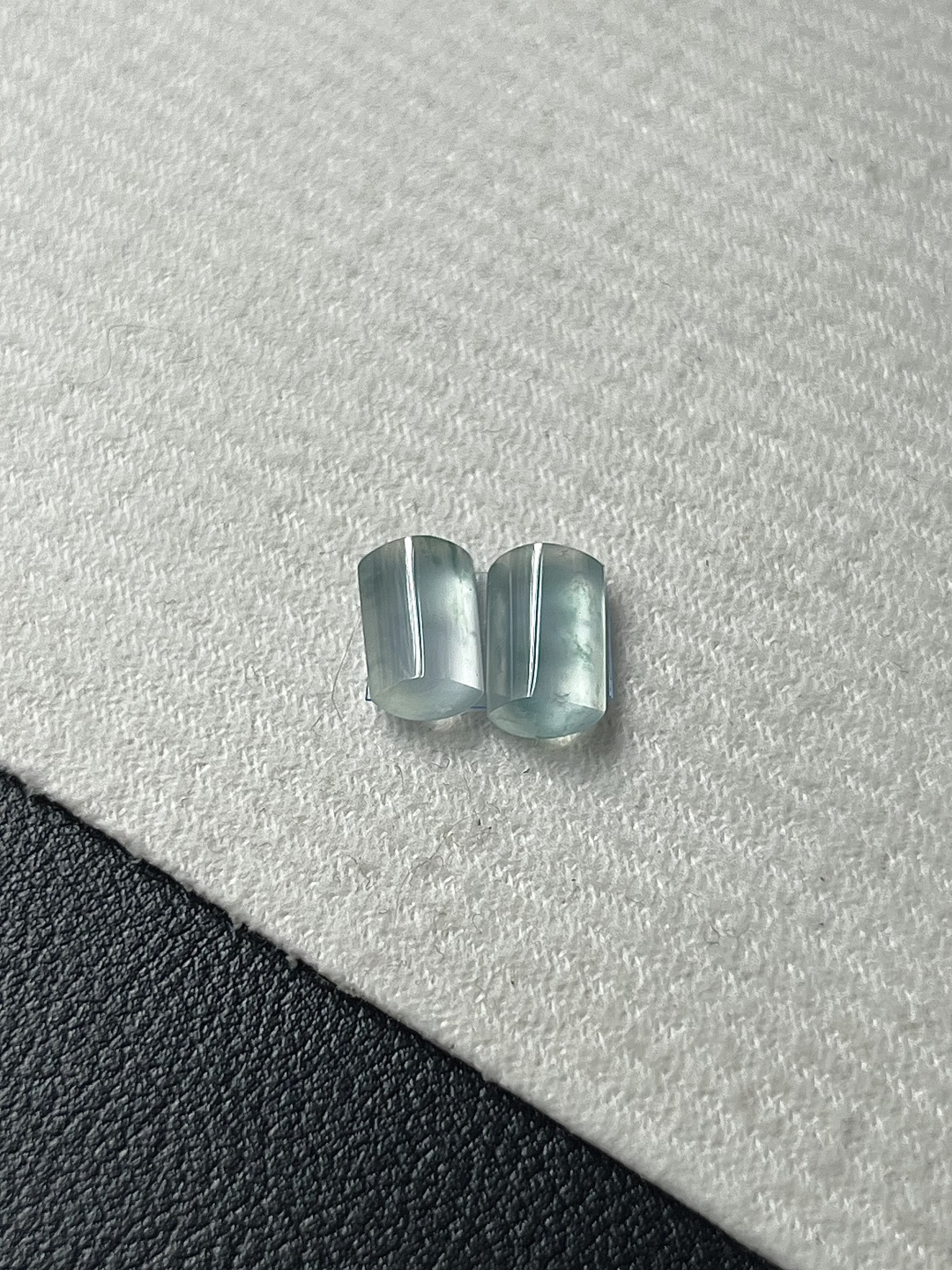 【马鞍一对】冰润水透，种老细腻起荧尺寸：10.6*6.2*4，10.5*6.2*3.6,asd1911