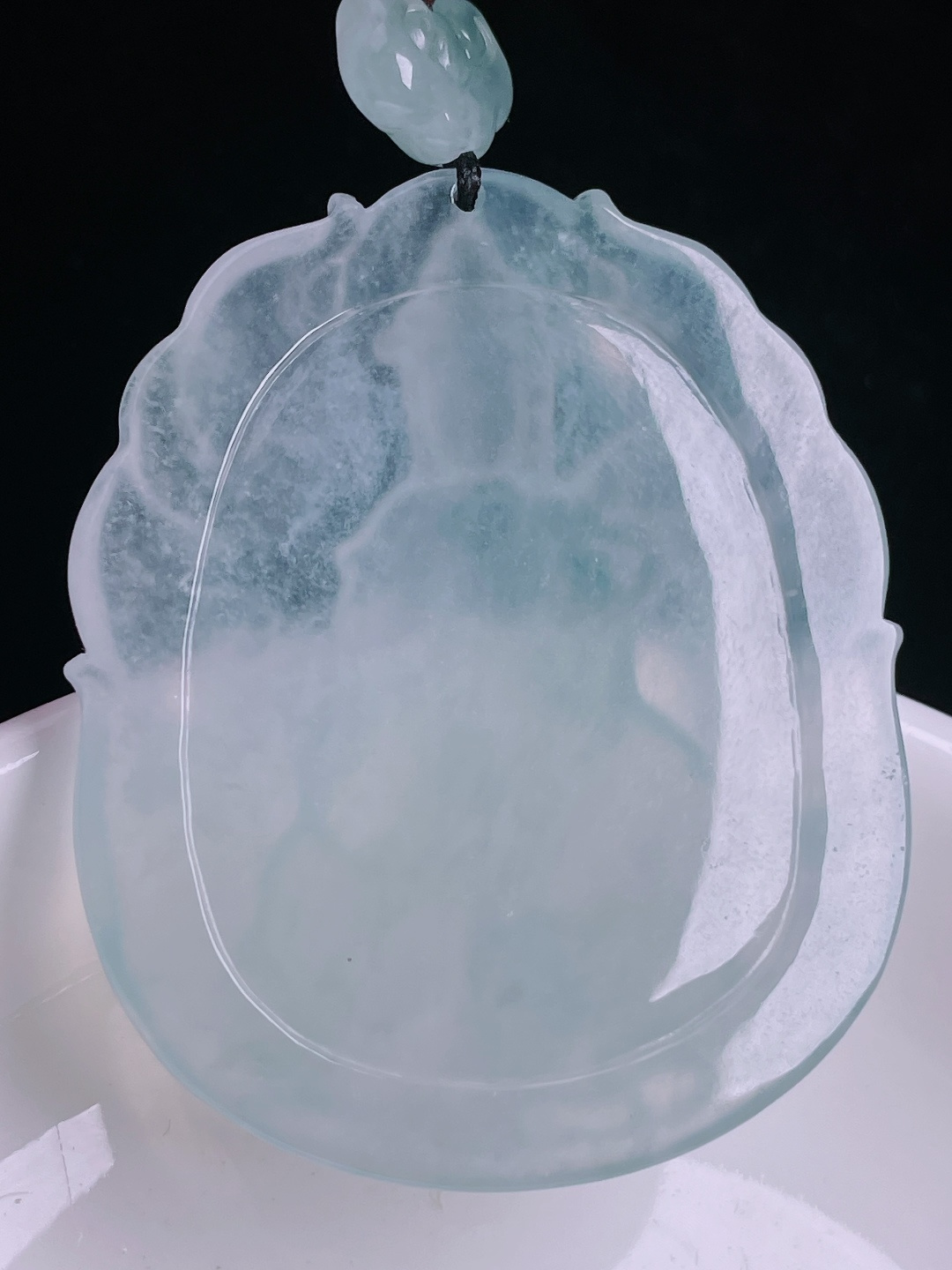 扳指普贤菩萨，老种起光，细底通透，尺寸：48.8/41.4/6.6mm0911