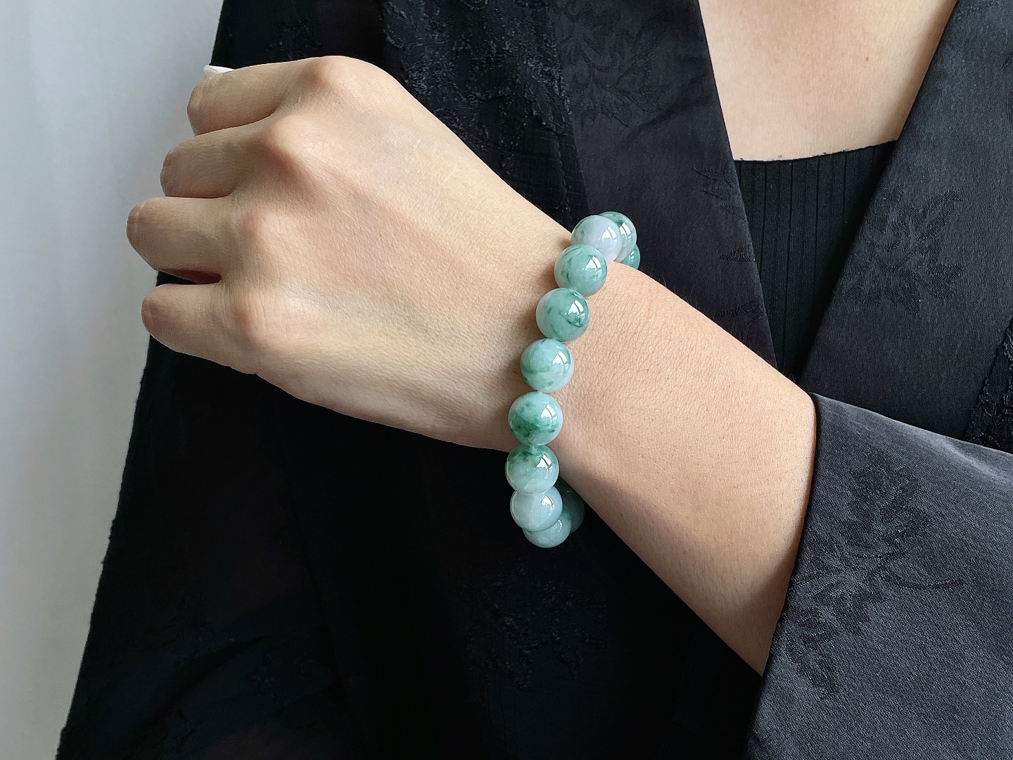 【珠子】冰飘花手串圆珠珠子手串【说明】性比高【尺寸】12.9mm【重量】57克