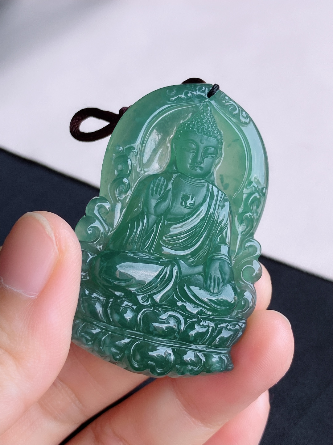 冰蓝水大日佛，晶莹剔透，尺寸54.6/36/7.6/自然光实拍