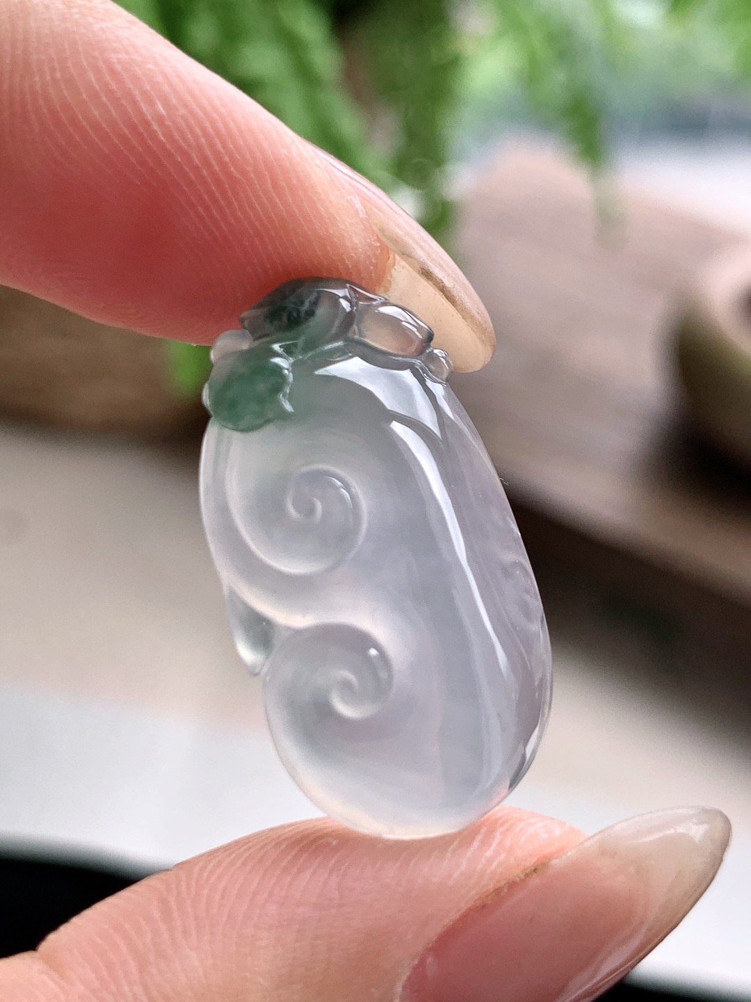【裸石】️冰种飘花如意吊坠【说明】缅甸 性比高 厚装【尺寸】27.5-14.7-6.8【重量】4.