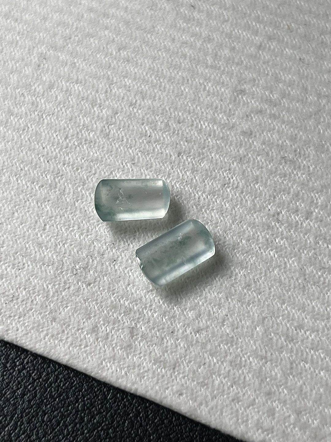 【马鞍一对】冰润水透，种老细腻起荧尺寸：10.6*6.2*4，10.5*6.2*3.6,asd1911