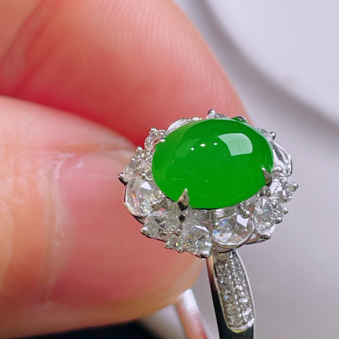 冰绿戒指，18k镶嵌，老种起光，细底通透，尺寸：8.7/7.4/3.6mm0911