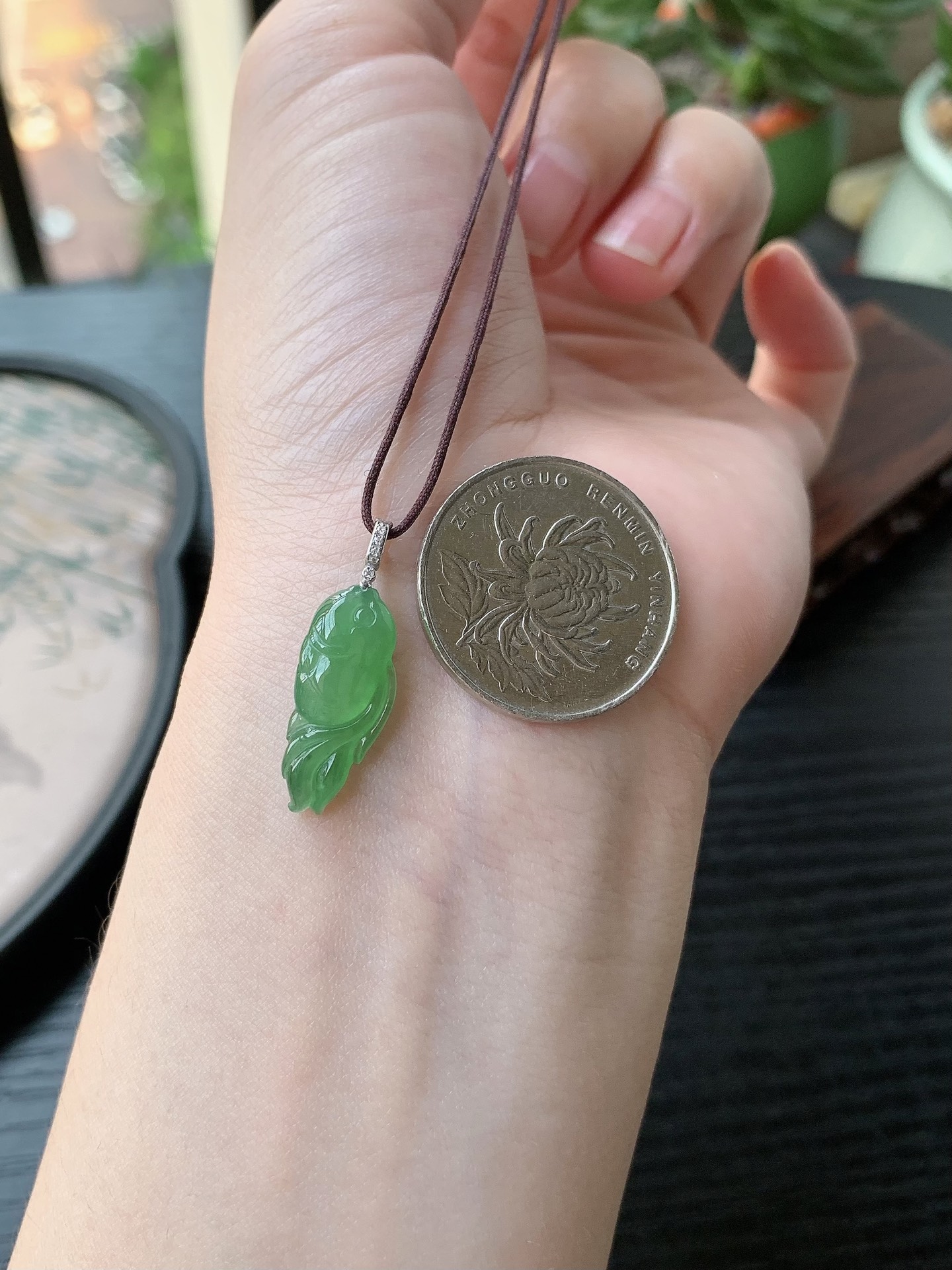 18k金镶嵌老坑冰种胶感满绿年年有鱼吊坠
