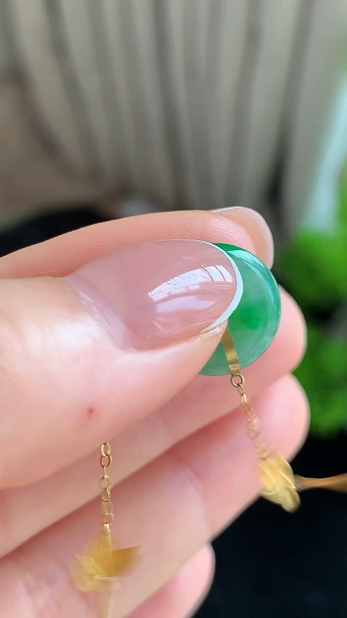 天然翡翠，冰绿平安扣18k金耳钉 li95