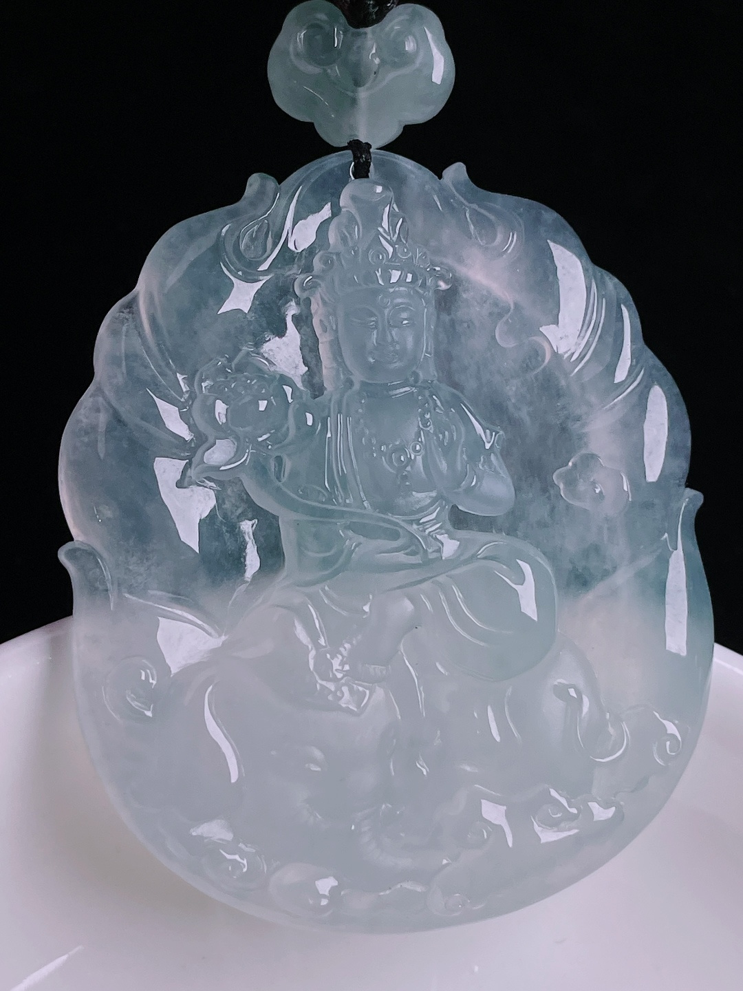 扳指普贤菩萨，老种起光，细底通透，尺寸：48.8/41.4/6.6mm0911