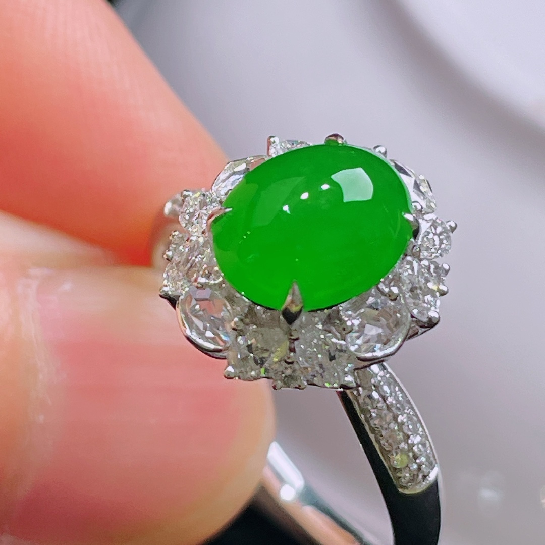 冰绿戒指，18k镶嵌，老种起光，细底通透，尺寸：8.7/7.4/3.6mm0911