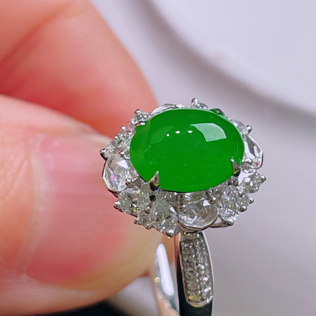 冰绿戒指，18k镶嵌，老种起光，细底通透，尺寸：8.7/7.4/3.6mm0911