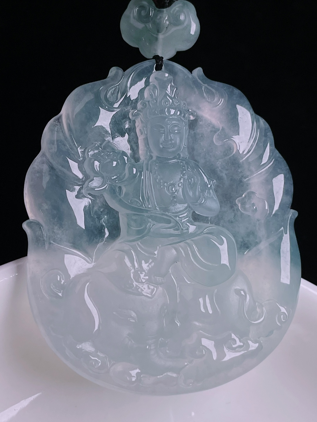 扳指普贤菩萨，老种起光，细底通透，尺寸：48.8/41.4/6.6mm0911