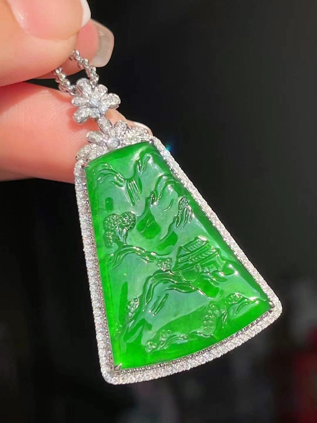 ️ 辣阳绿意境“山水牌”吊坠 精工雕刻 品质超赞 种好色艳 豪华镶款 无裂，47-28.2-11