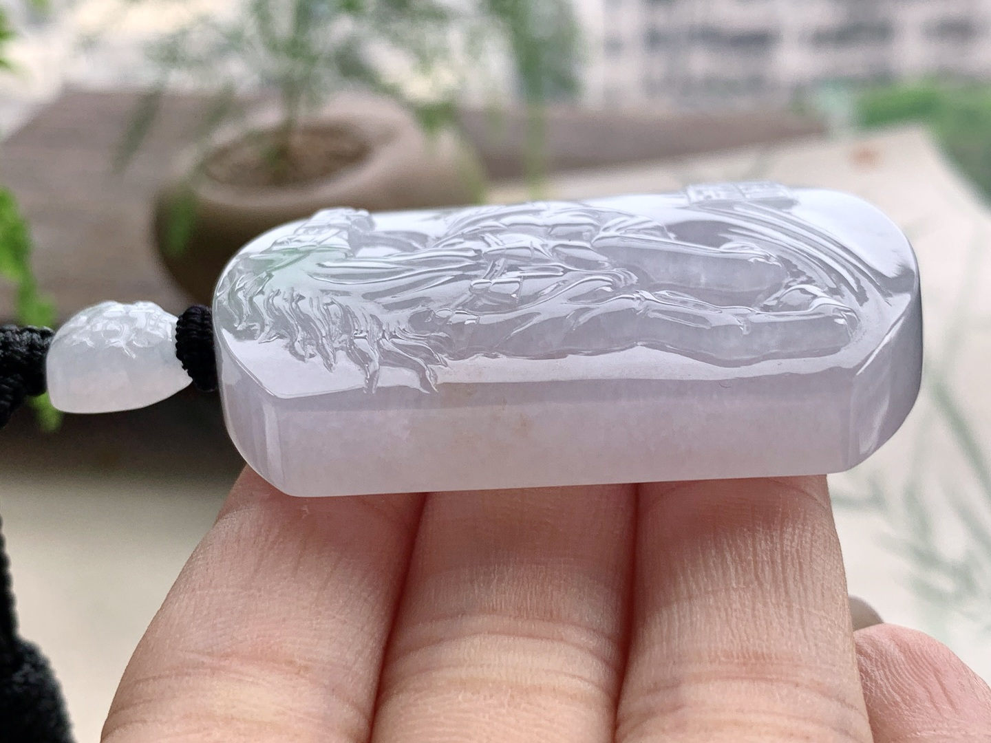 【裸石】️糯冰紫底生肖马飘绿花马上成功吊坠【说明】缅甸 性比高 超厚 飘花【尺寸】54.3-39.4-11.7【重量】63克