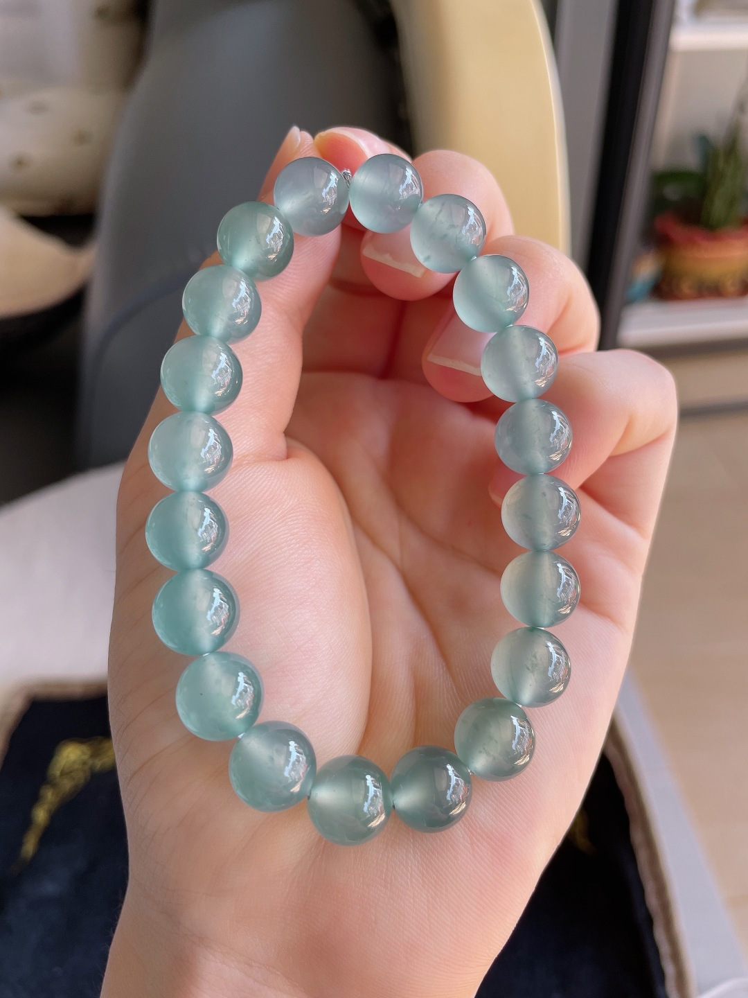 天然翡翠A货，冰种天空蓝手串，尺寸：9.8mm。【编3453】