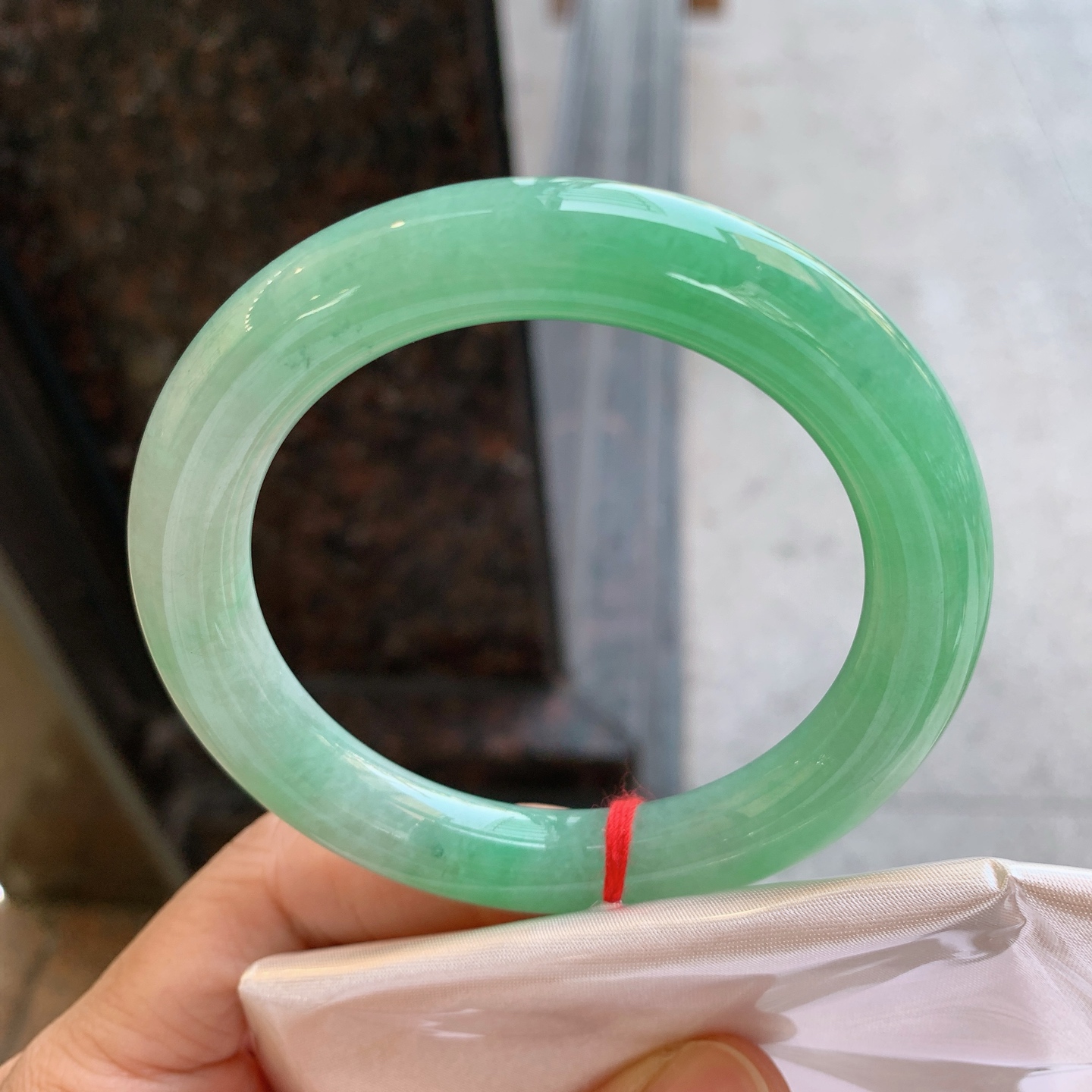 圆条飘绿 表皮微瑕疵 版型好