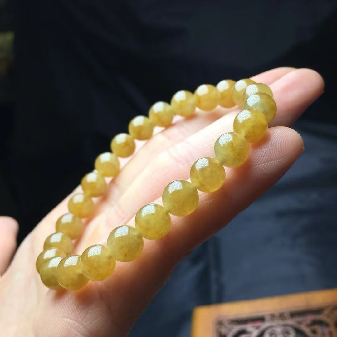 ️ 黄翡手链，卡7.9～7.7mm，24颗，种好，玉质细腻，均匀，色浓，颗颗精选