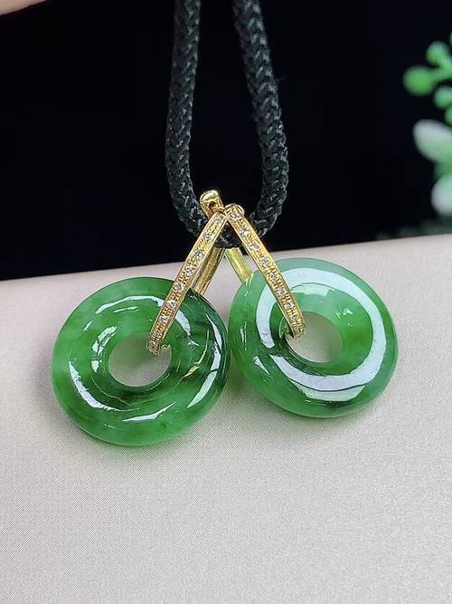 18k金镶辣绿甜甜圈耳环，无裂，尺寸15.6-3.7mm，j12ytf