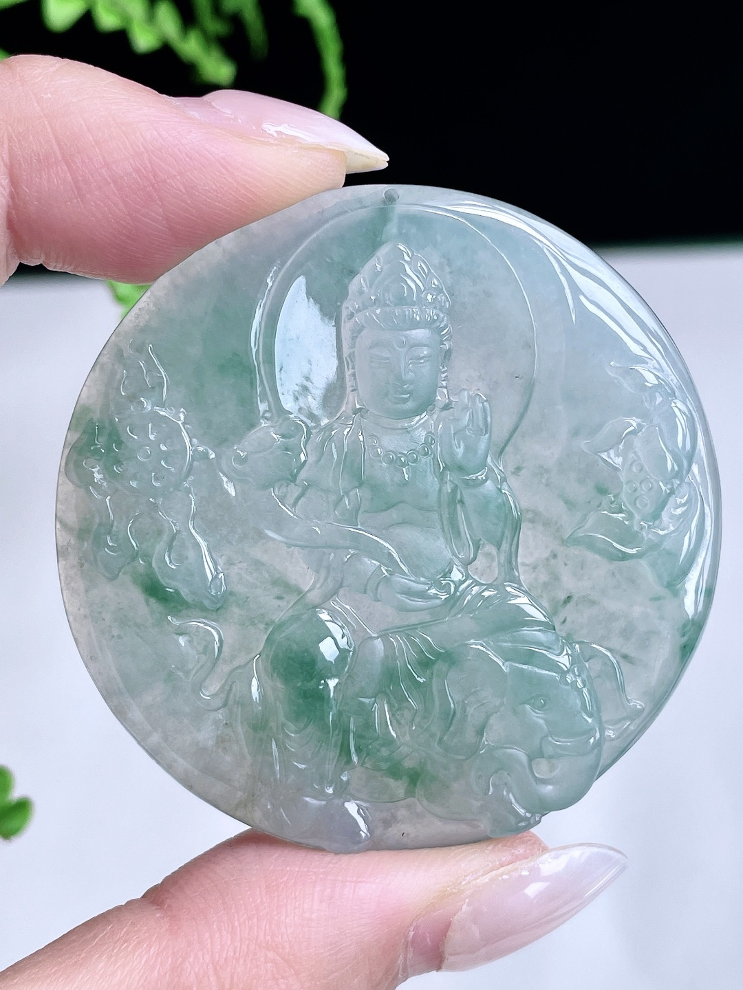 【裸石】糯冰飘花普贤菩萨牌圆牌吊坠【说明】缅甸 无裂 性比高 飘花【尺寸】49-48.2-4.2【