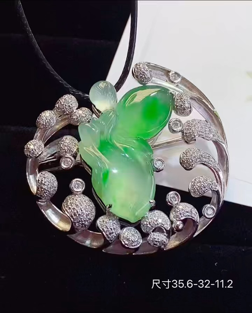 ️ 收藏精品 18k金+钻玻璃种阳绿精灵胸针吊坠两用款，款式时尚百搭，性比高，实物更漂亮，无裂，3