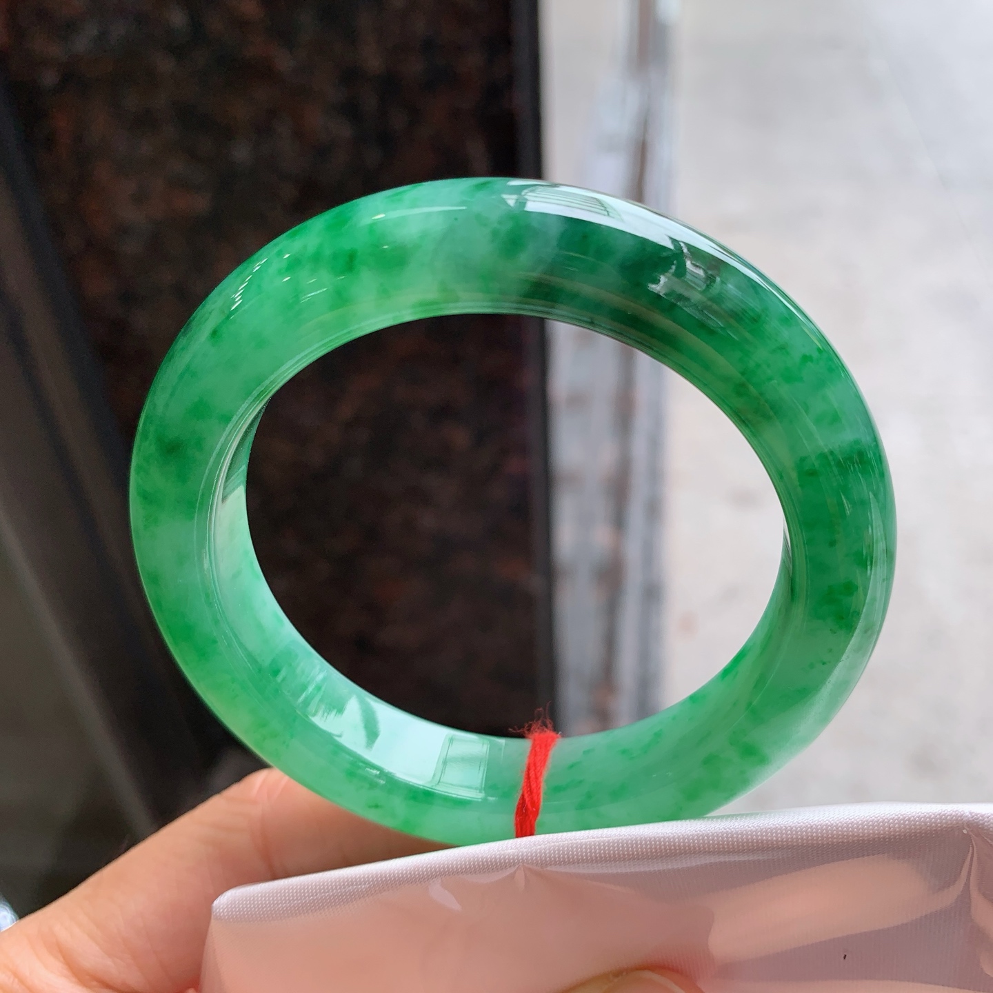 正圈飘绿 微纹微扣