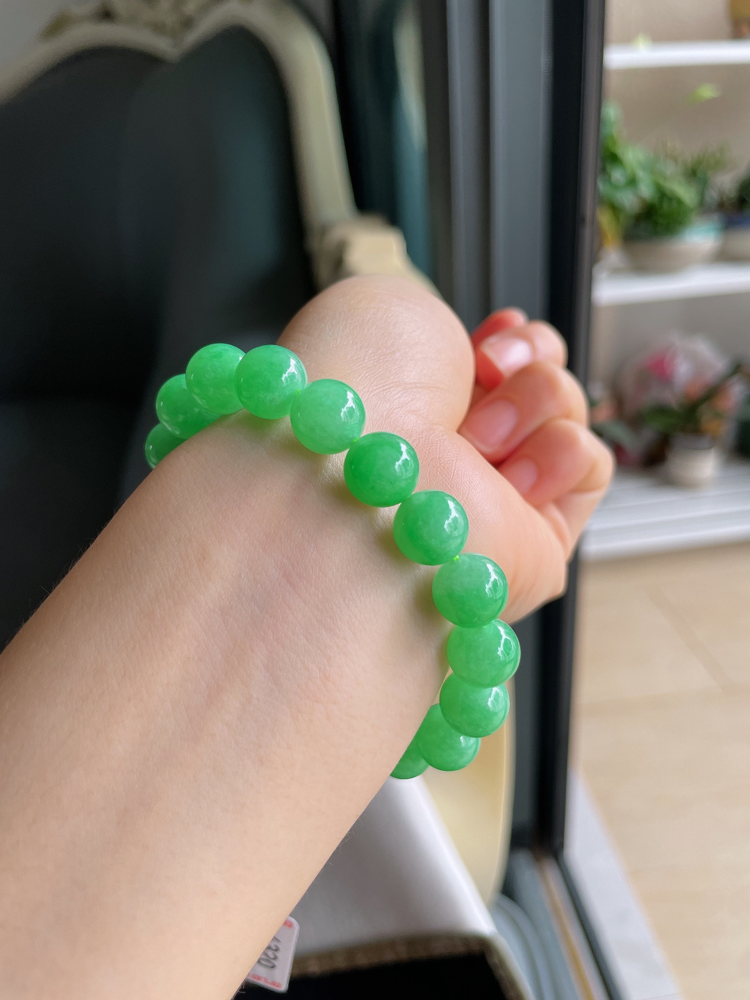 缅甸天然翡翠A货，冰满绿阳绿手链，尺寸：10mm。【编4320】