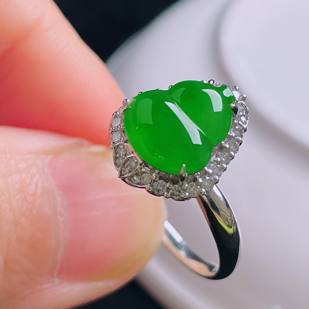 ️冰绿葫芦戒指，18k镶嵌，老种起光，细底通透，尺寸：裸石10/9/3mm0912
