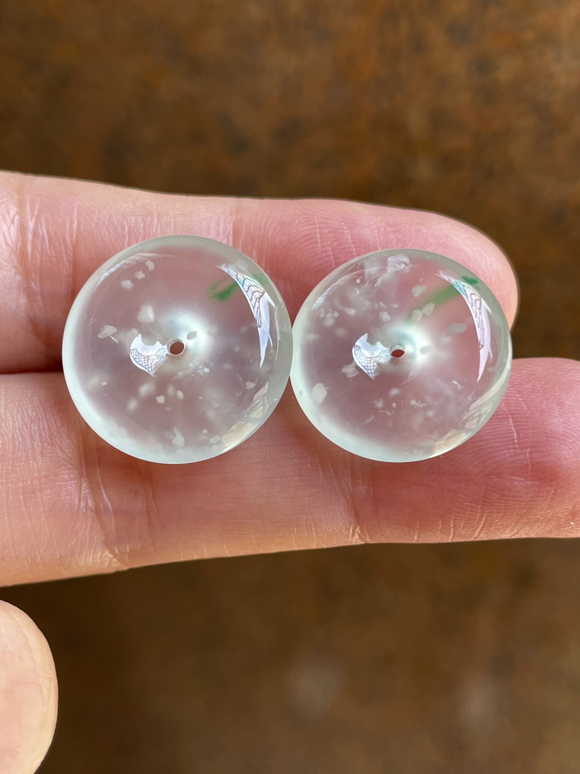 【冰种飘花平安扣一对】老坑雪花棉，质地细腻冰润，品质很好，冰感十足，胶感明显，收藏品质。裸石尺寸19