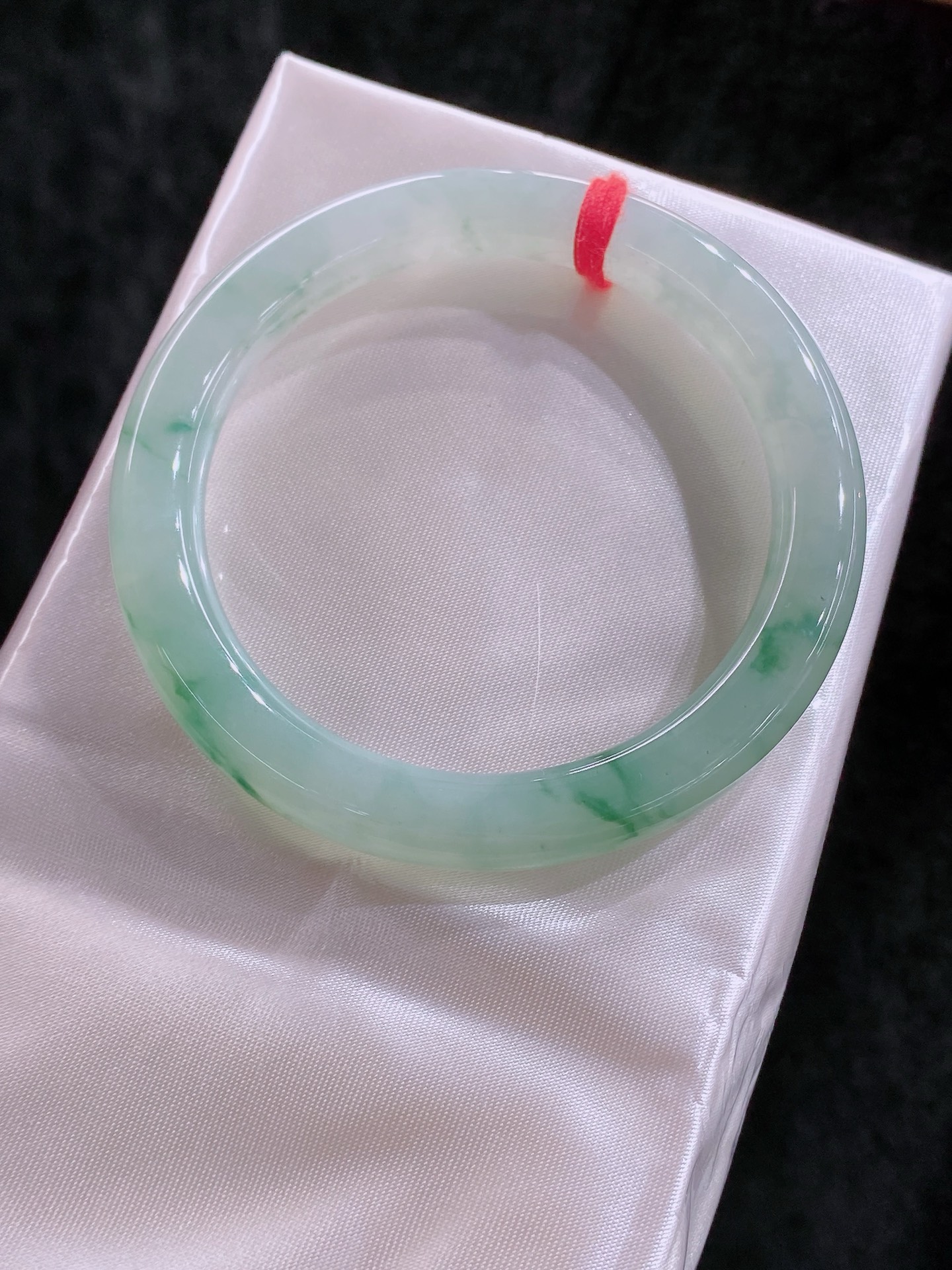 【冰润起胶飘花】正圈手镯，花色清爽，油润十足，无裂，尺寸52.5/8.7/8.7，B99-911