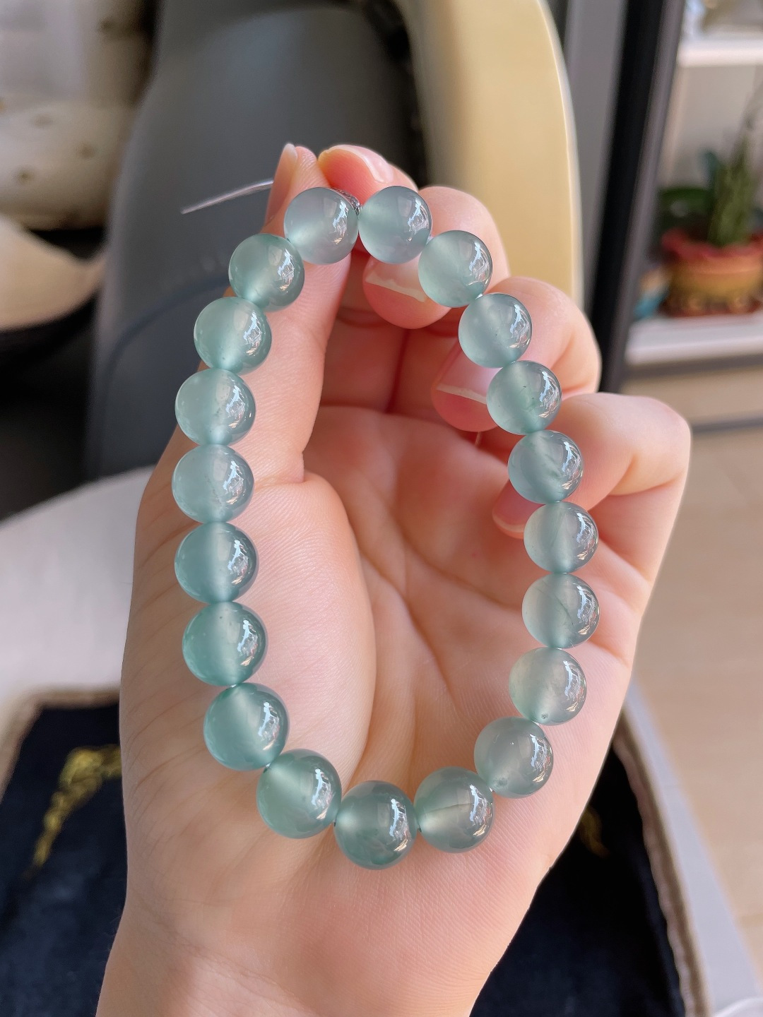 天然翡翠A货，冰种天空蓝手串，尺寸：9.8mm。【编3453】
