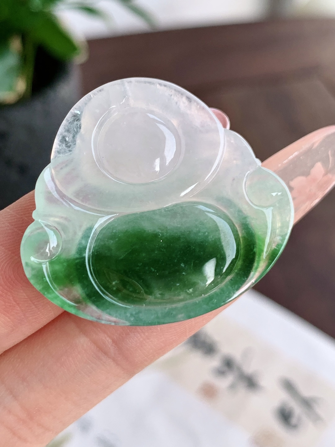 【裸石】🫧冰飘绿花佛公吊坠【说明】缅甸 性比高  飘花 肚里藏金【尺寸】31.4-34.5-5.8【重量】9.8克