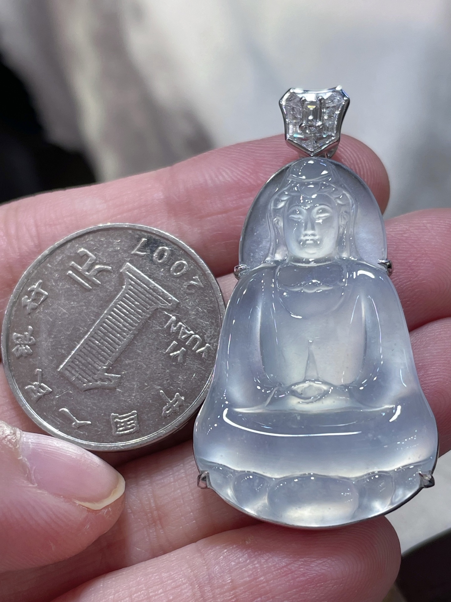 翡翠冰种观音，18k金镶嵌，种水，开脸吉祥，品相水润通透，刚性十足哦