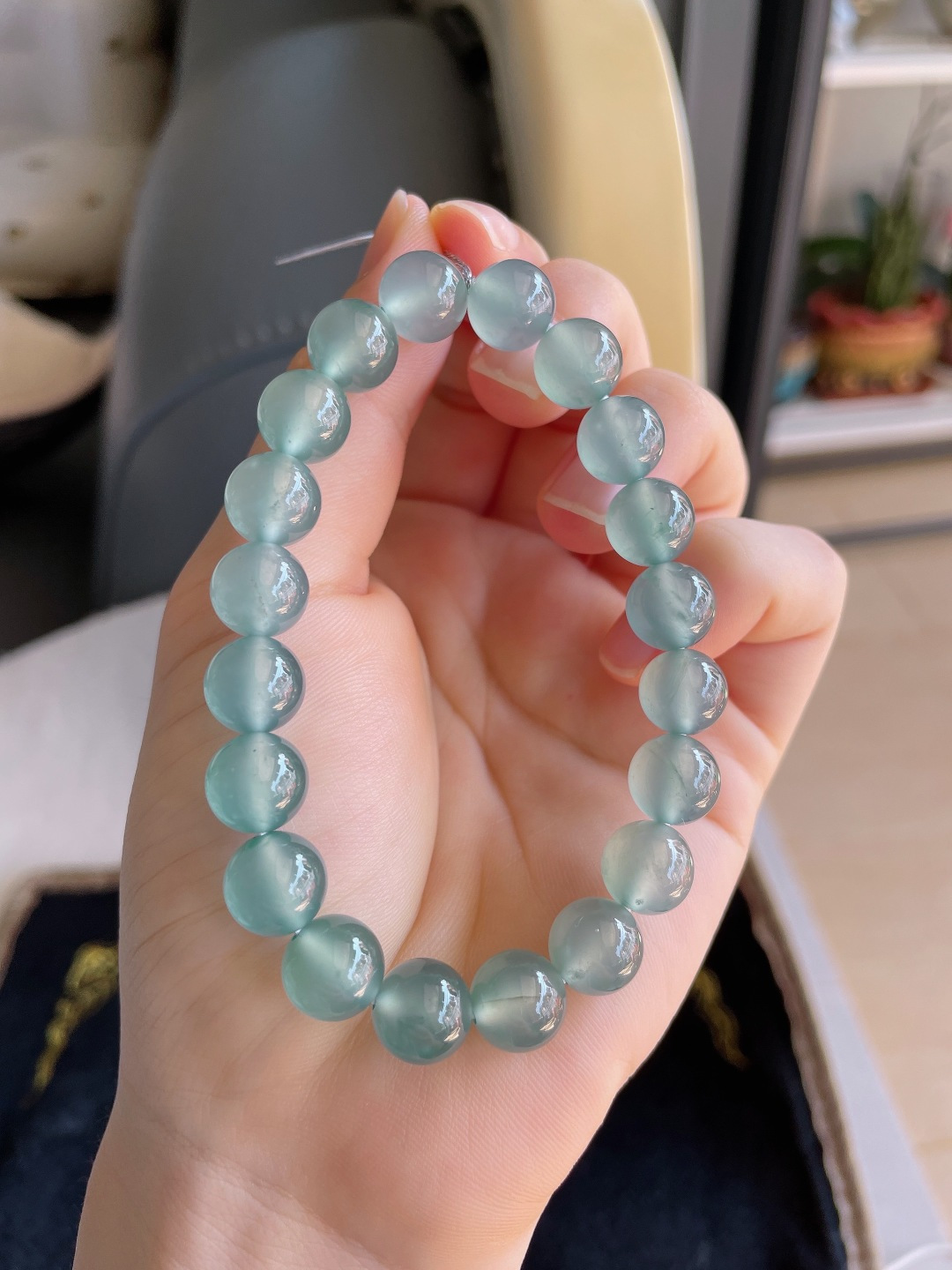 天然翡翠A货，冰种天空蓝手串，尺寸：9.8mm。【编3453】