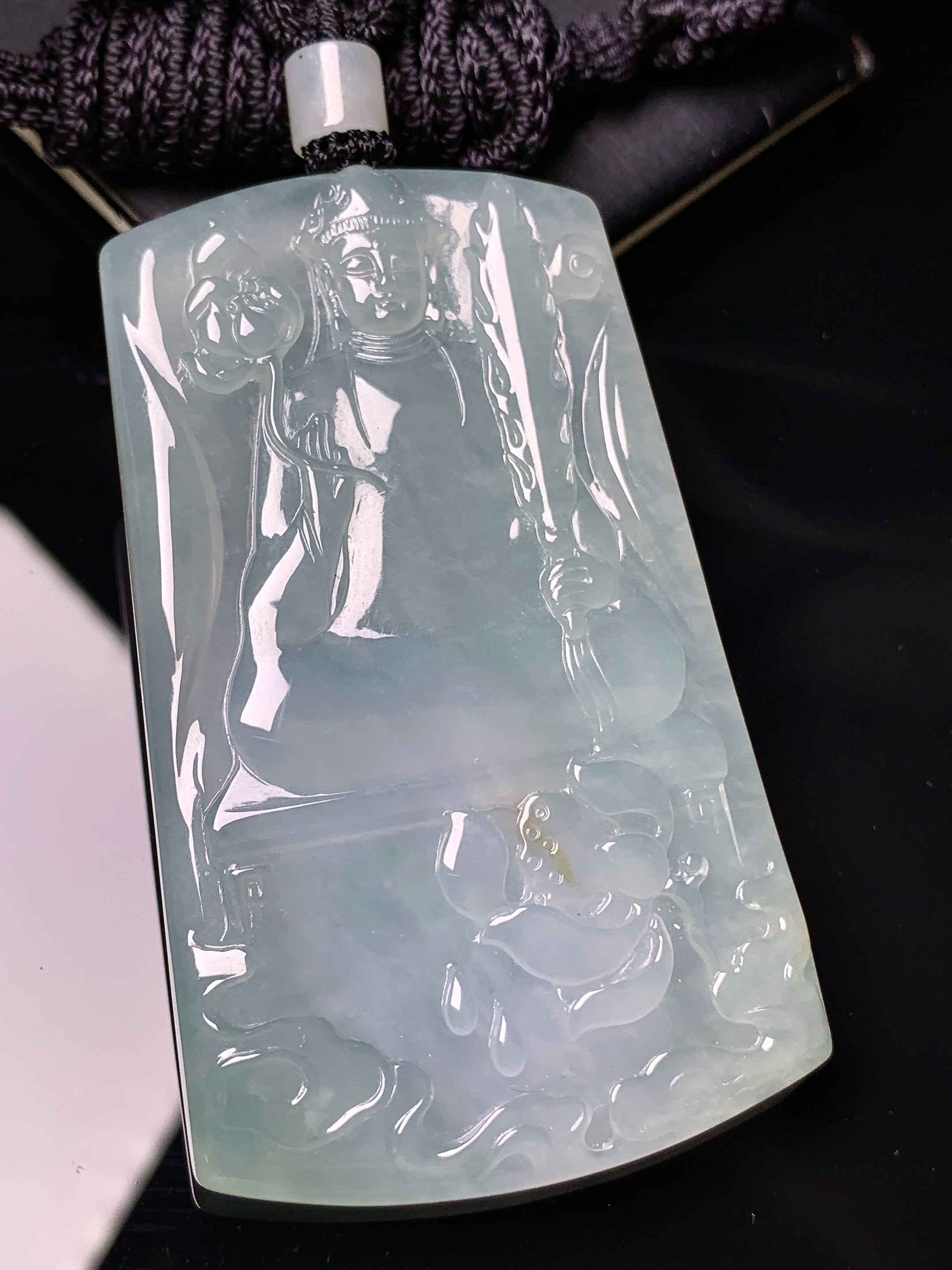 冰种观音菩萨吊坠 玉质细腻 色泽艳丽清新 水润亮眼 整体尺寸67*40.2*5.8 L1