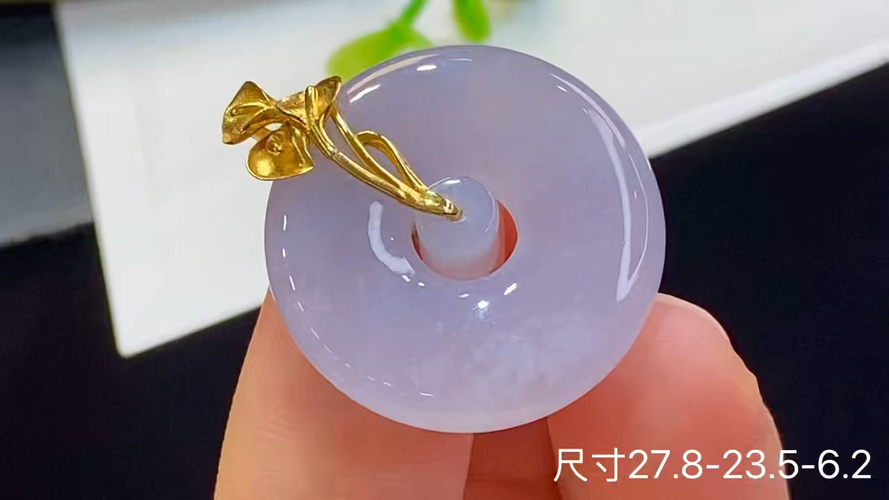 ️18k金+钻吊坠，无裂，27.8-23.5-6.2