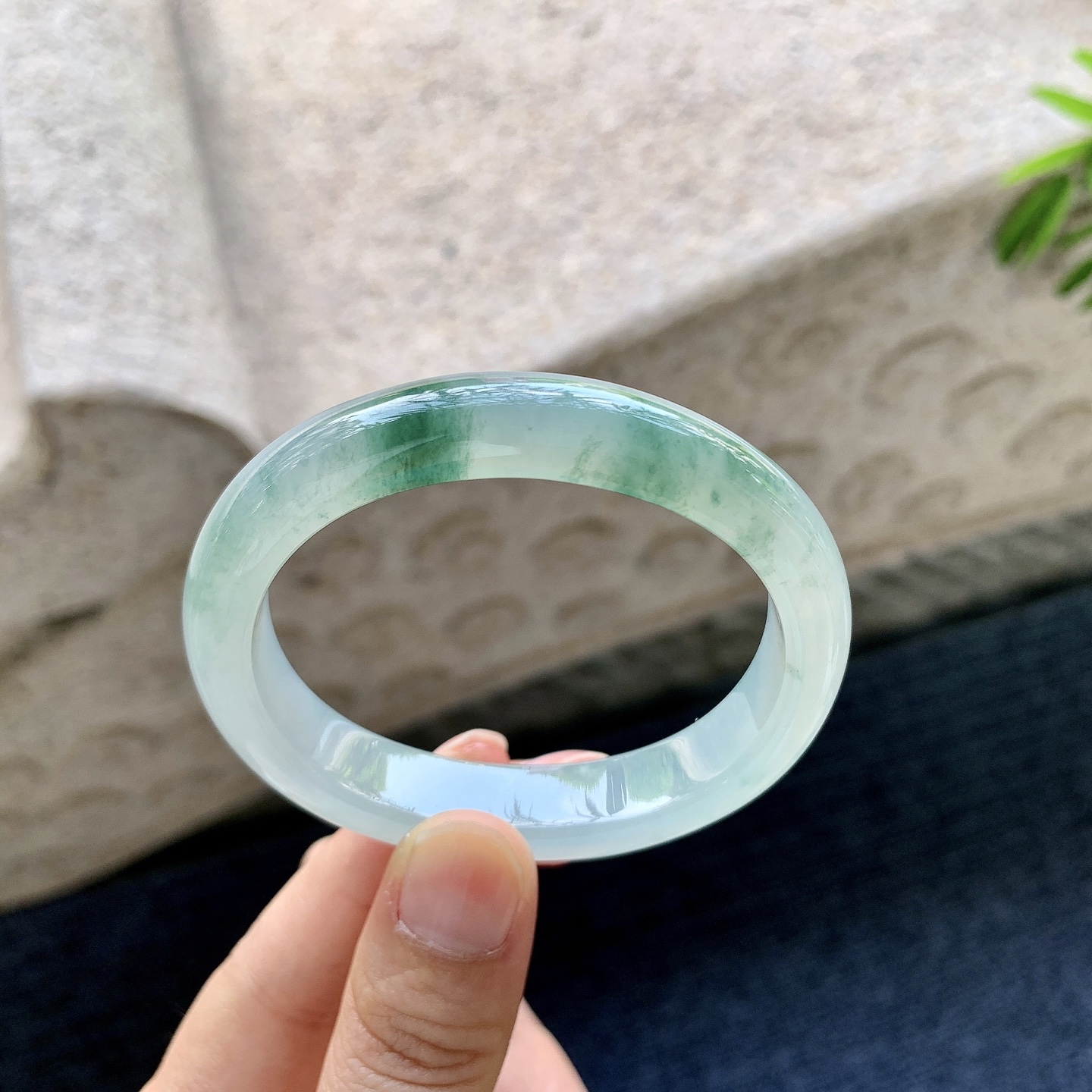 贵妃51 52 圈口52/44.7/7.5 编码T1091312 冰糯飘花，水润，种老，细腻，无裂